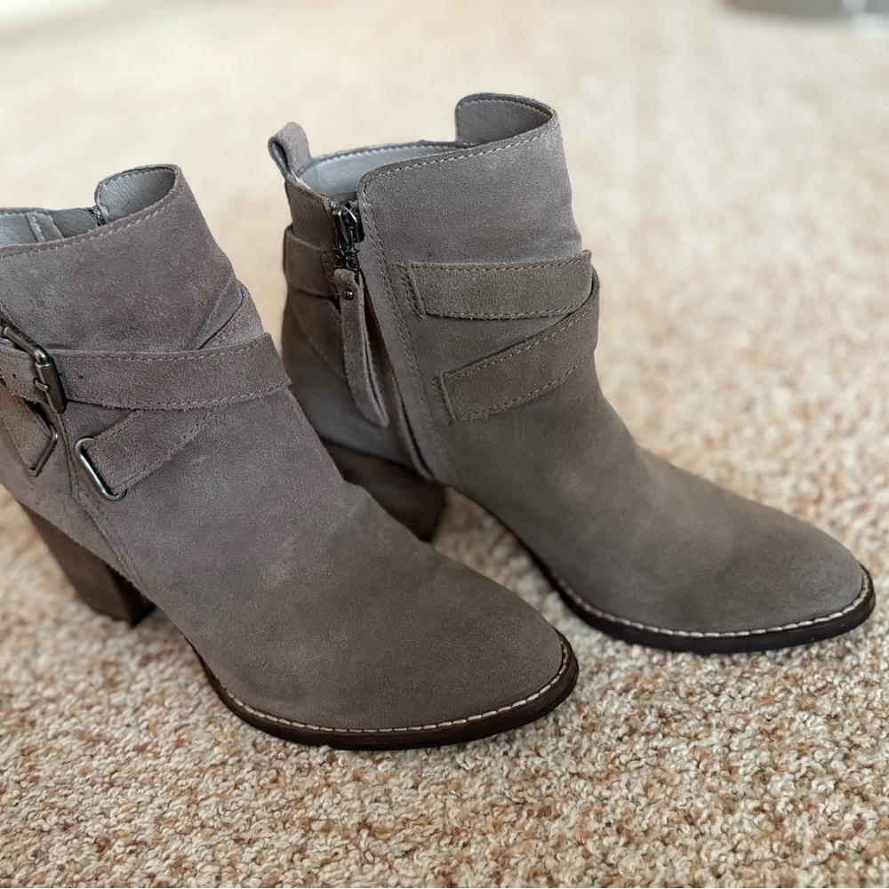 Sam Edelman Taupe Morris Ankle Booties SZ 7 suede 3” stacked wooden heel